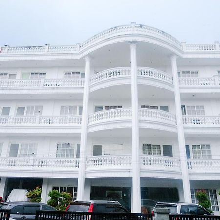 Oyo 696 Hasanah Guest House Syariah De Saphire Malang Ngoại thất bức ảnh