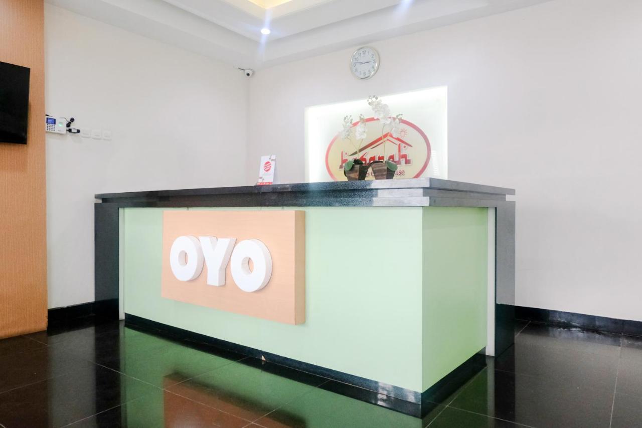 Oyo 696 Hasanah Guest House Syariah De Saphire Malang Ngoại thất bức ảnh