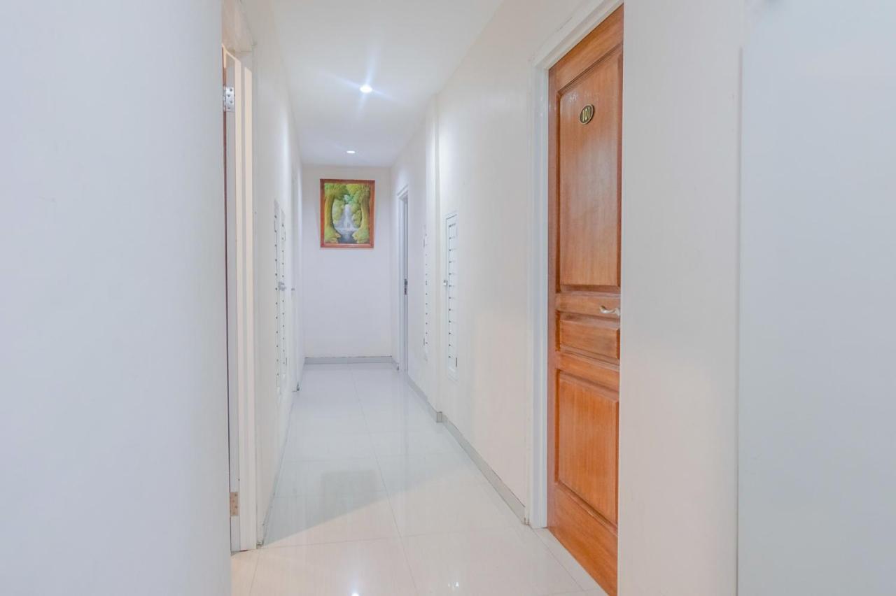 Oyo 696 Hasanah Guest House Syariah De Saphire Malang Ngoại thất bức ảnh
