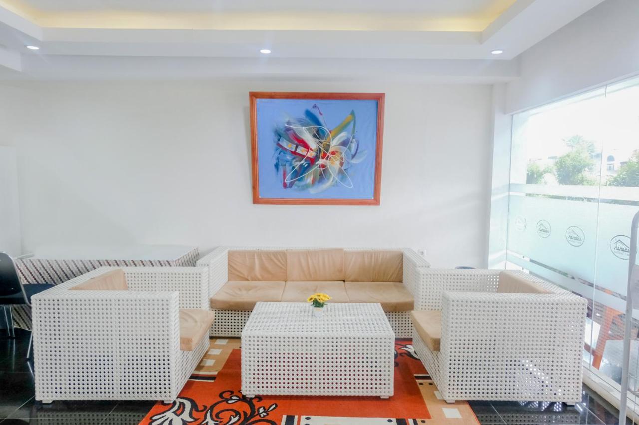 Oyo 696 Hasanah Guest House Syariah De Saphire Malang Ngoại thất bức ảnh