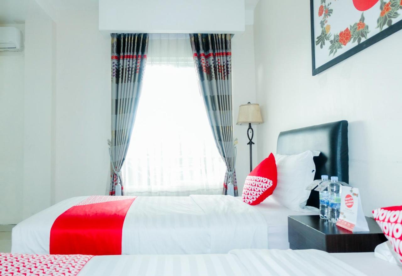 Oyo 696 Hasanah Guest House Syariah De Saphire Malang Ngoại thất bức ảnh