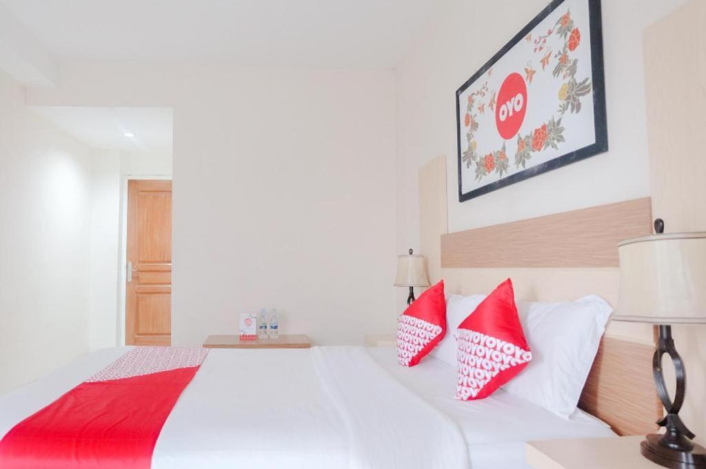 Oyo 696 Hasanah Guest House Syariah De Saphire Malang Ngoại thất bức ảnh