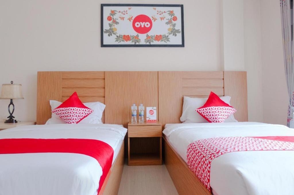 Oyo 696 Hasanah Guest House Syariah De Saphire Malang Ngoại thất bức ảnh
