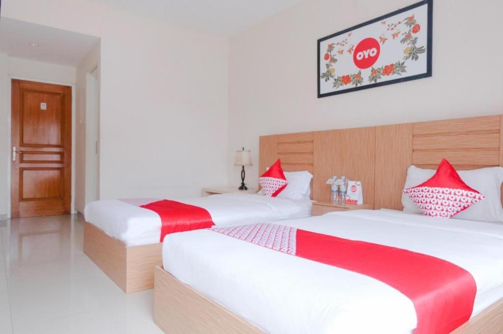 Oyo 696 Hasanah Guest House Syariah De Saphire Malang Ngoại thất bức ảnh